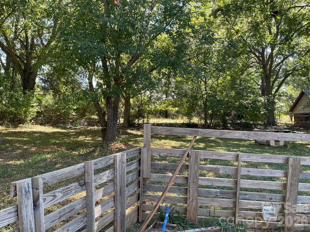 1311 Dekalb Street S, Shelby, NC 28152