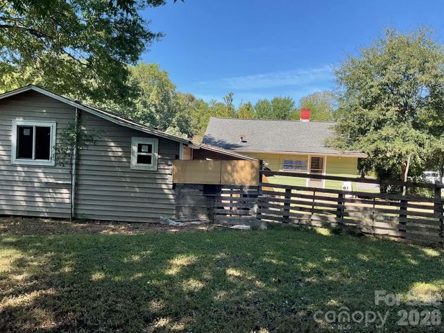 1311 Dekalb Street S, Shelby, NC 28152