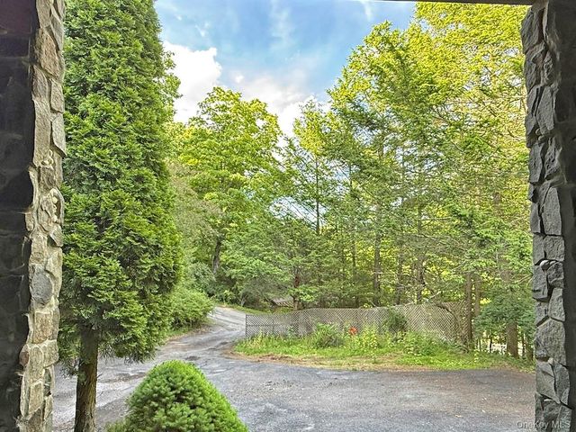 11 Nordic Drive, Woodstock, NY 12498
