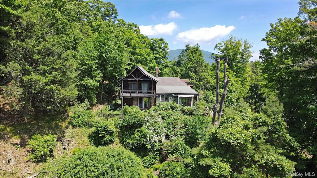 11 Nordic Drive, Woodstock, NY 12498