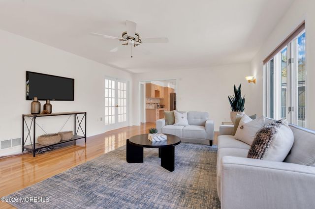 7 Shira Lane, Manalapan, NJ 07726