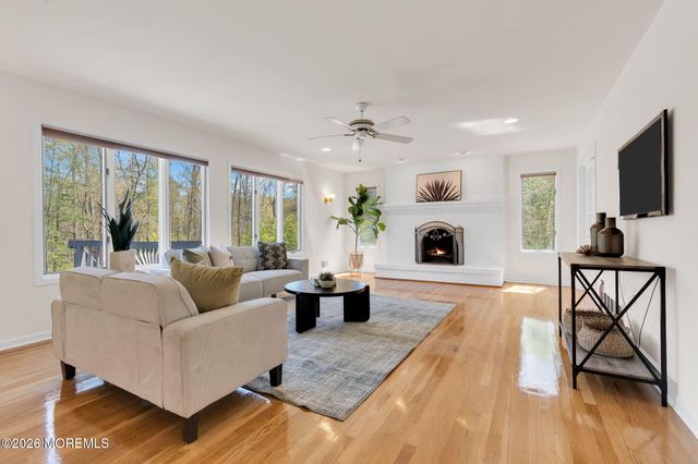 7 Shira Lane, Manalapan, NJ 07726