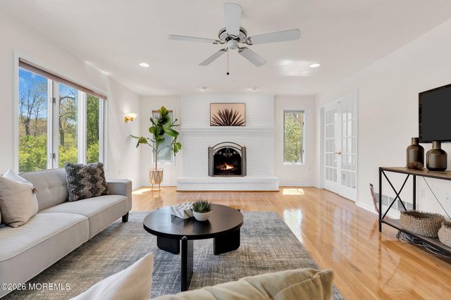 7 Shira Lane, Manalapan, NJ 07726