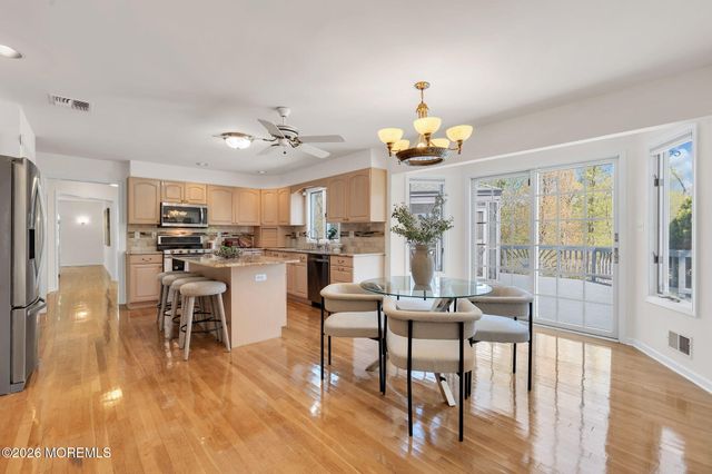7 Shira Lane, Manalapan, NJ 07726