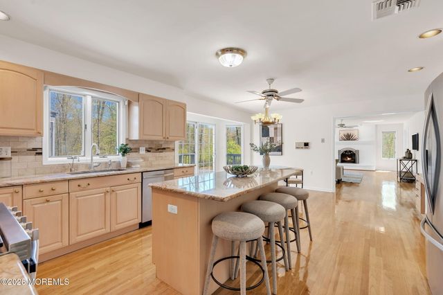 7 Shira Lane, Manalapan, NJ 07726