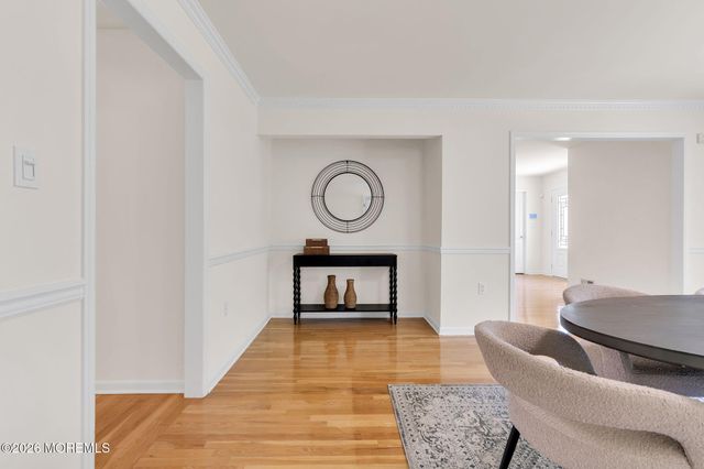 7 Shira Lane, Manalapan, NJ 07726