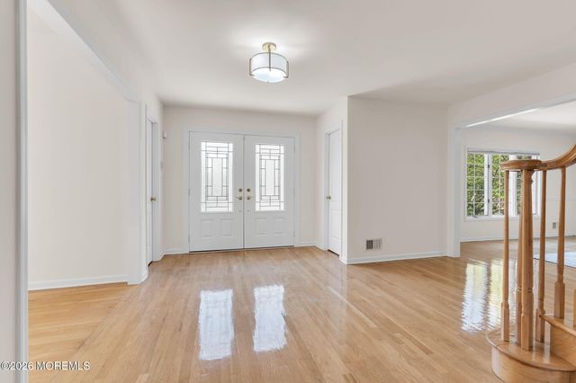 7 Shira Lane, Manalapan, NJ 07726
