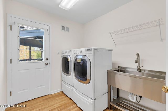7 Shira Lane, Manalapan, NJ 07726
