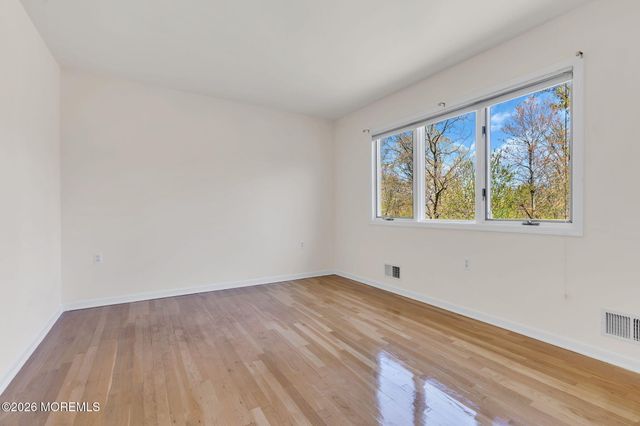 7 Shira Lane, Manalapan, NJ 07726