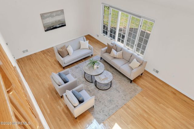 7 Shira Lane, Manalapan, NJ 07726