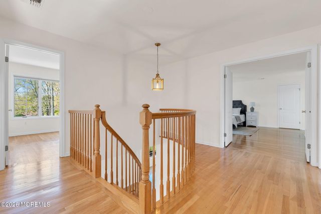 7 Shira Lane, Manalapan, NJ 07726