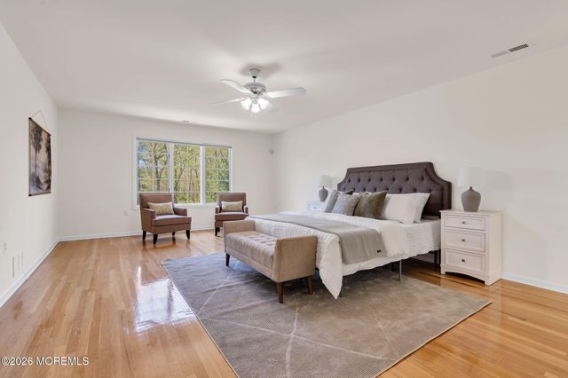 7 Shira Lane, Manalapan, NJ 07726