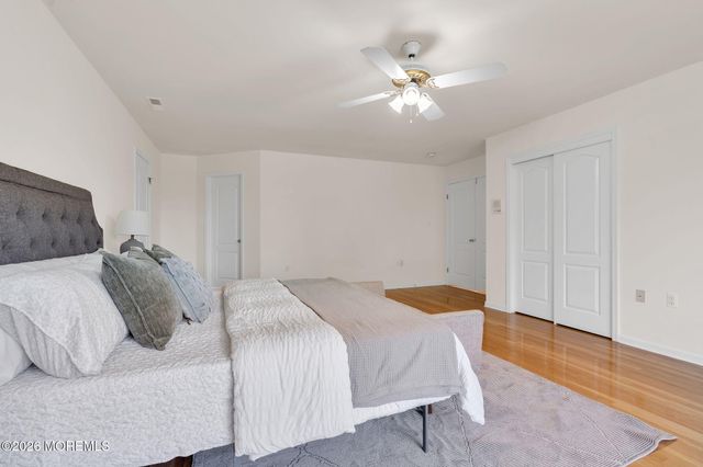 7 Shira Lane, Manalapan, NJ 07726