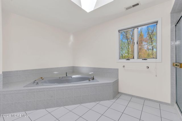 7 Shira Lane, Manalapan, NJ 07726
