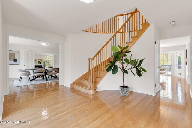 7 Shira Lane, Manalapan, NJ 07726