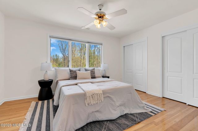 7 Shira Lane, Manalapan, NJ 07726