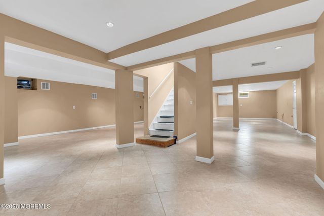 7 Shira Lane, Manalapan, NJ 07726