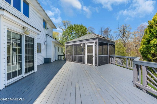 7 Shira Lane, Manalapan, NJ 07726