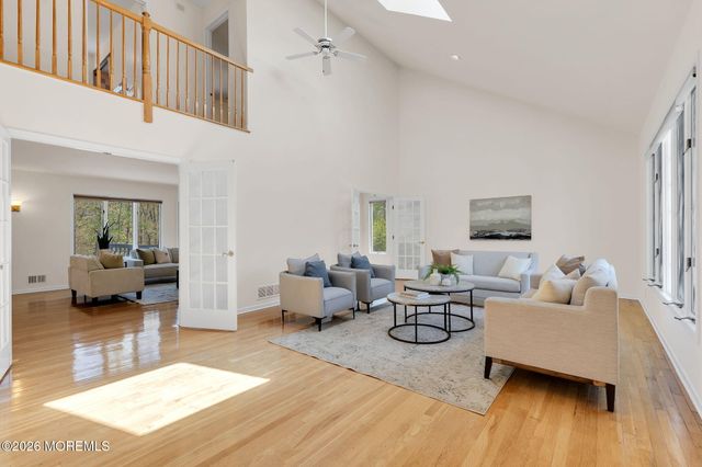 7 Shira Lane, Manalapan, NJ 07726