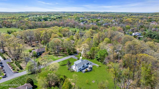 7 Shira Lane, Manalapan, NJ 07726