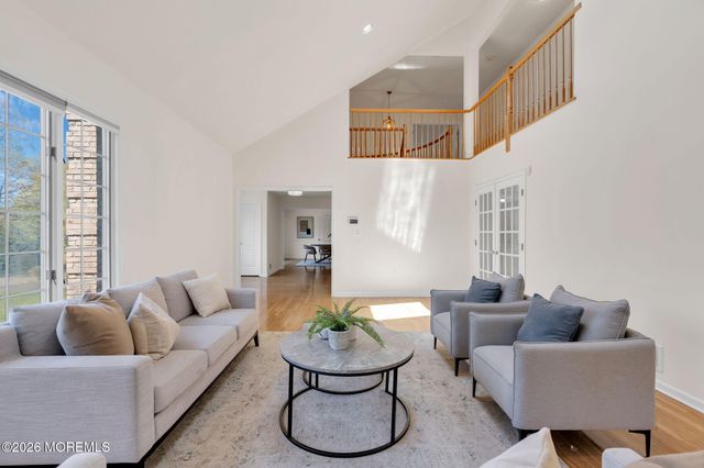 7 Shira Lane, Manalapan, NJ 07726