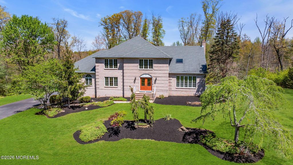 7 Shira Lane, Manalapan, NJ 07726