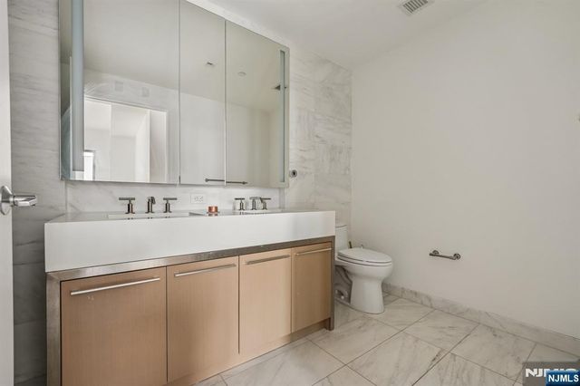 75 Park Lane, Jersey City, NJ 07310