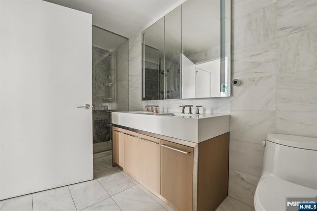 75 Park Lane, Jersey City, NJ 07310