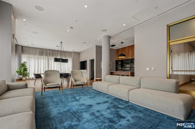 75 Park Lane, Jersey City, NJ 07310