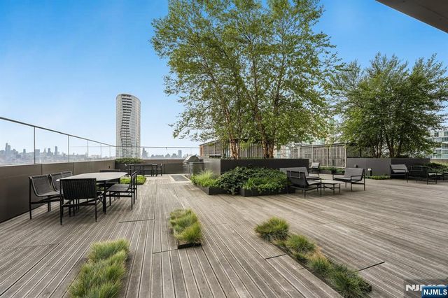 75 Park Lane, Jersey City, NJ 07310