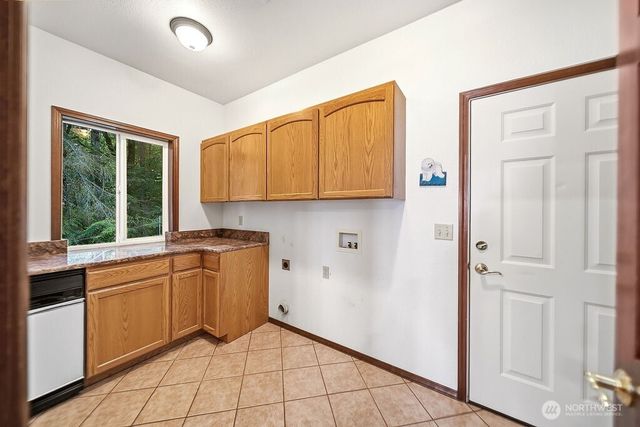 141 E WINTERWOOD Drive, Grapeview, WA 98546