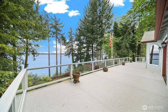 141 E WINTERWOOD Drive, Grapeview, WA 98546