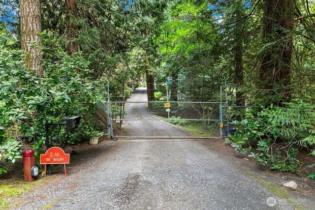141 E WINTERWOOD Drive, Grapeview, WA 98546