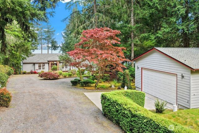 141 E WINTERWOOD Drive, Grapeview, WA 98546