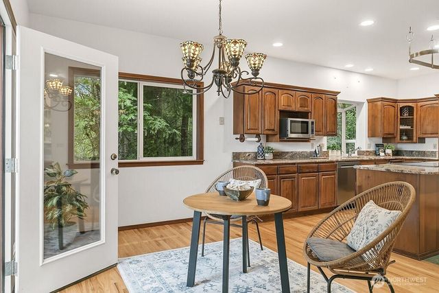 141 E WINTERWOOD Drive, Grapeview, WA 98546