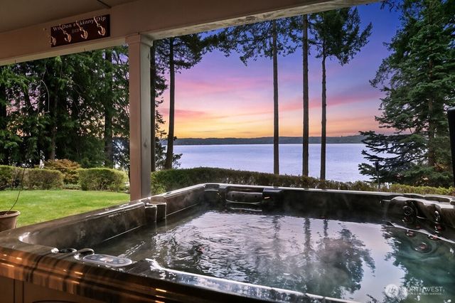 141 E WINTERWOOD Drive, Grapeview, WA 98546