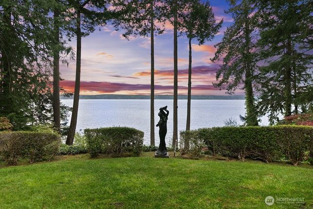141 E WINTERWOOD Drive, Grapeview, WA 98546