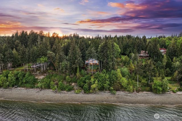 141 E WINTERWOOD Drive, Grapeview, WA 98546