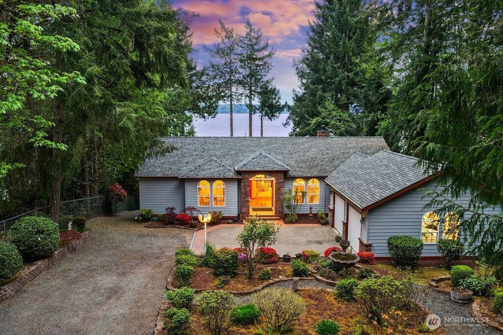 141 E WINTERWOOD Drive, Grapeview, WA 98546