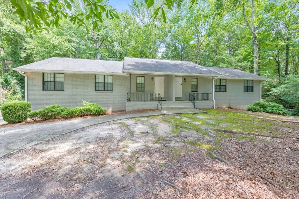 300 S Jeff Davis Drive, Fayetteville, GA 30215