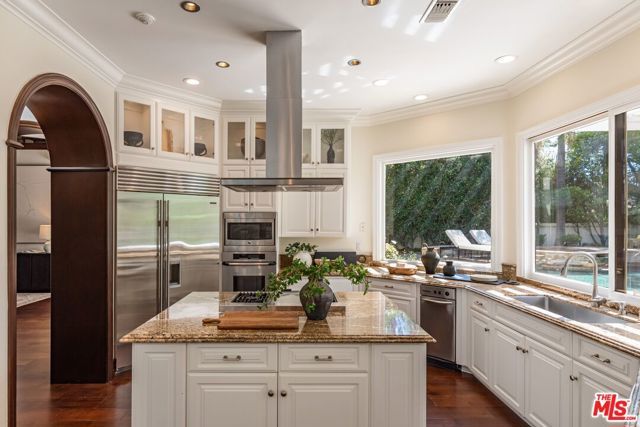 5209 Newcastle Lane, Calabasas, CA 91302