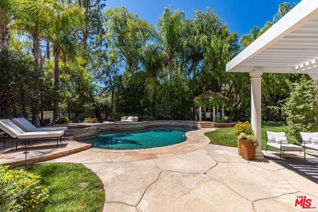 5209 Newcastle Lane, Calabasas, CA 91302