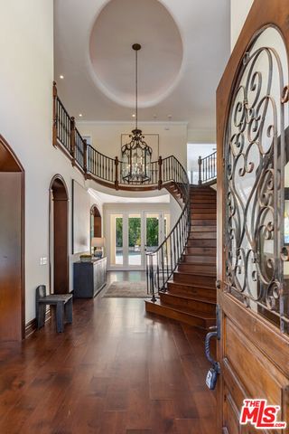5209 Newcastle Lane, Calabasas, CA 91302