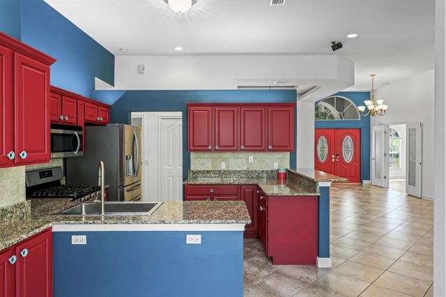 140 SW Mark Court, Port St Lucie, FL 34953