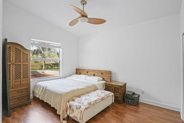 140 SW Mark Court, Port St Lucie, FL 34953