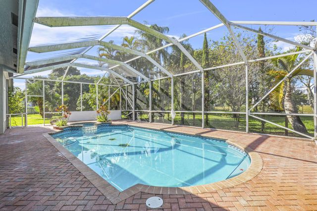 140 SW Mark Court, Port St Lucie, FL 34953