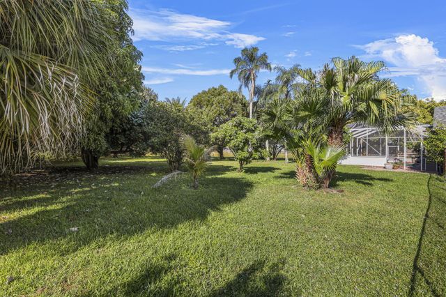 140 SW Mark Court, Port St Lucie, FL 34953
