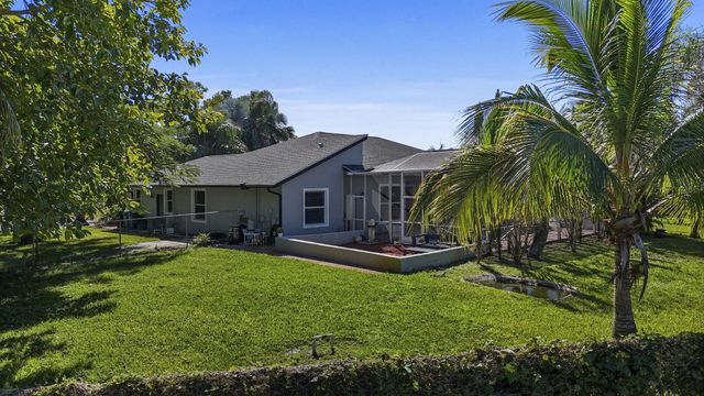 140 SW Mark Court, Port St Lucie, FL 34953