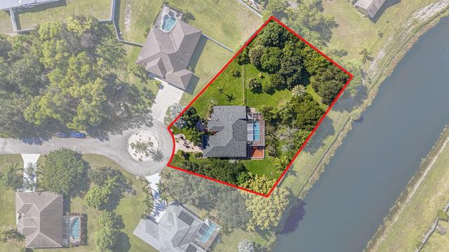 140 SW Mark Court, Port St Lucie, FL 34953