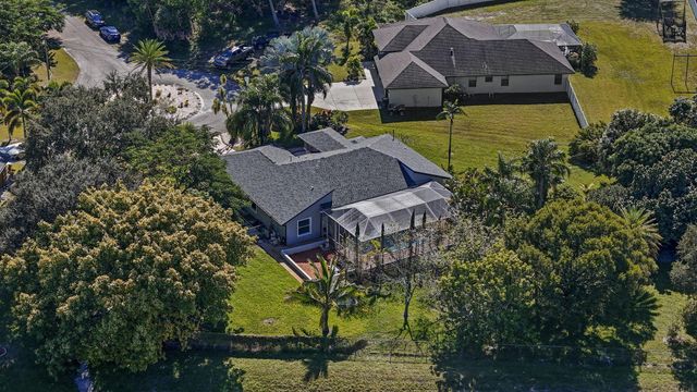 140 SW Mark Court, Port St Lucie, FL 34953